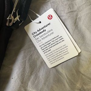 Lululemon city adventure crossbody